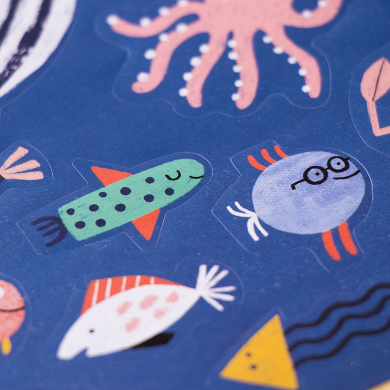 Actividad creativa con pegatinas